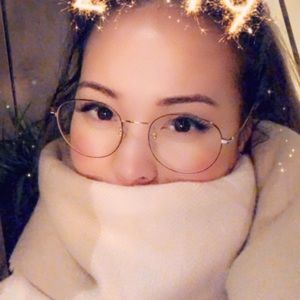 Meet your Posher, Carrie